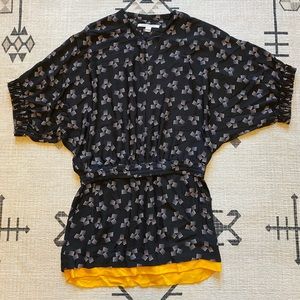 AUTHENTIC Diane Von Furstenvburg Tunic